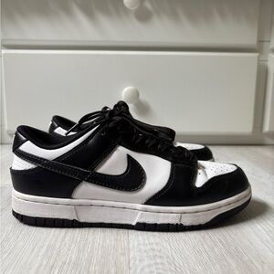 Nike Panda Dunks